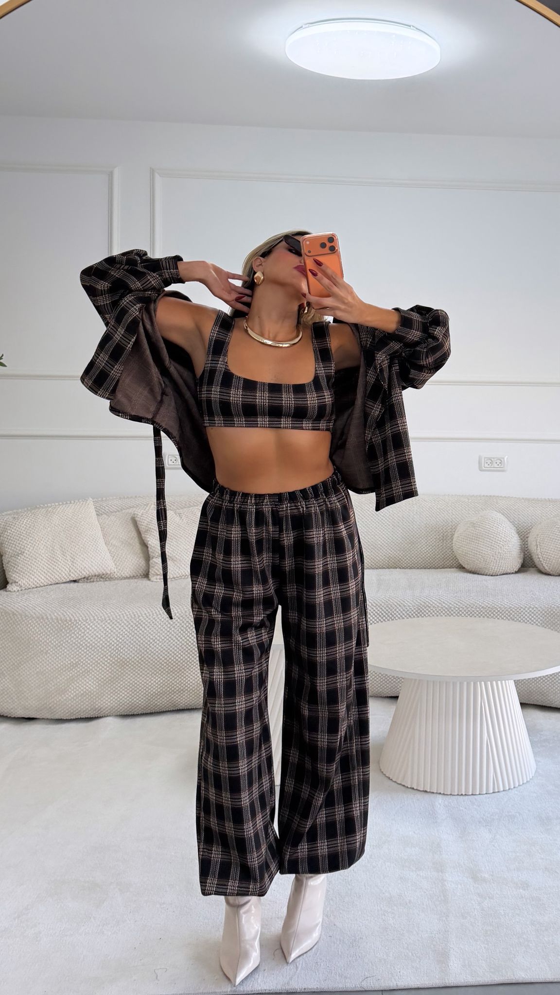 חליפת בראון