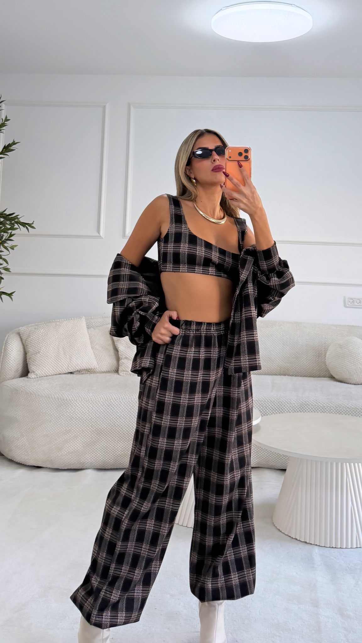 חליפת בראון