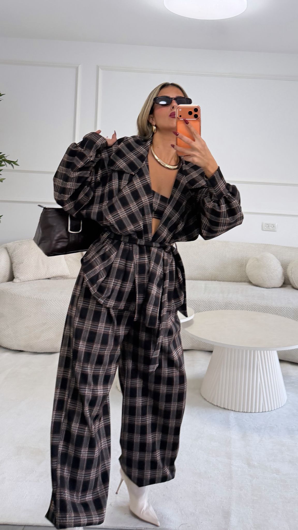 חליפת בראון