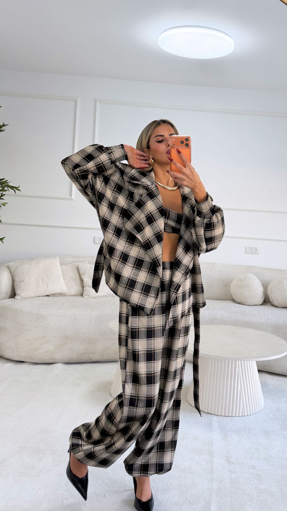 חליפת בראון