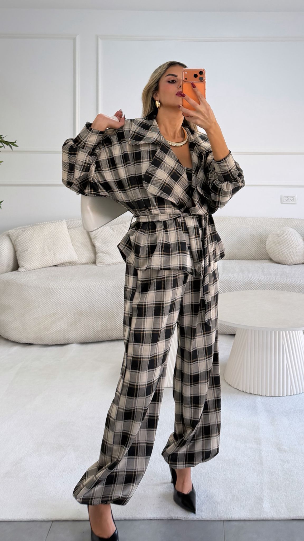 חליפת בראון