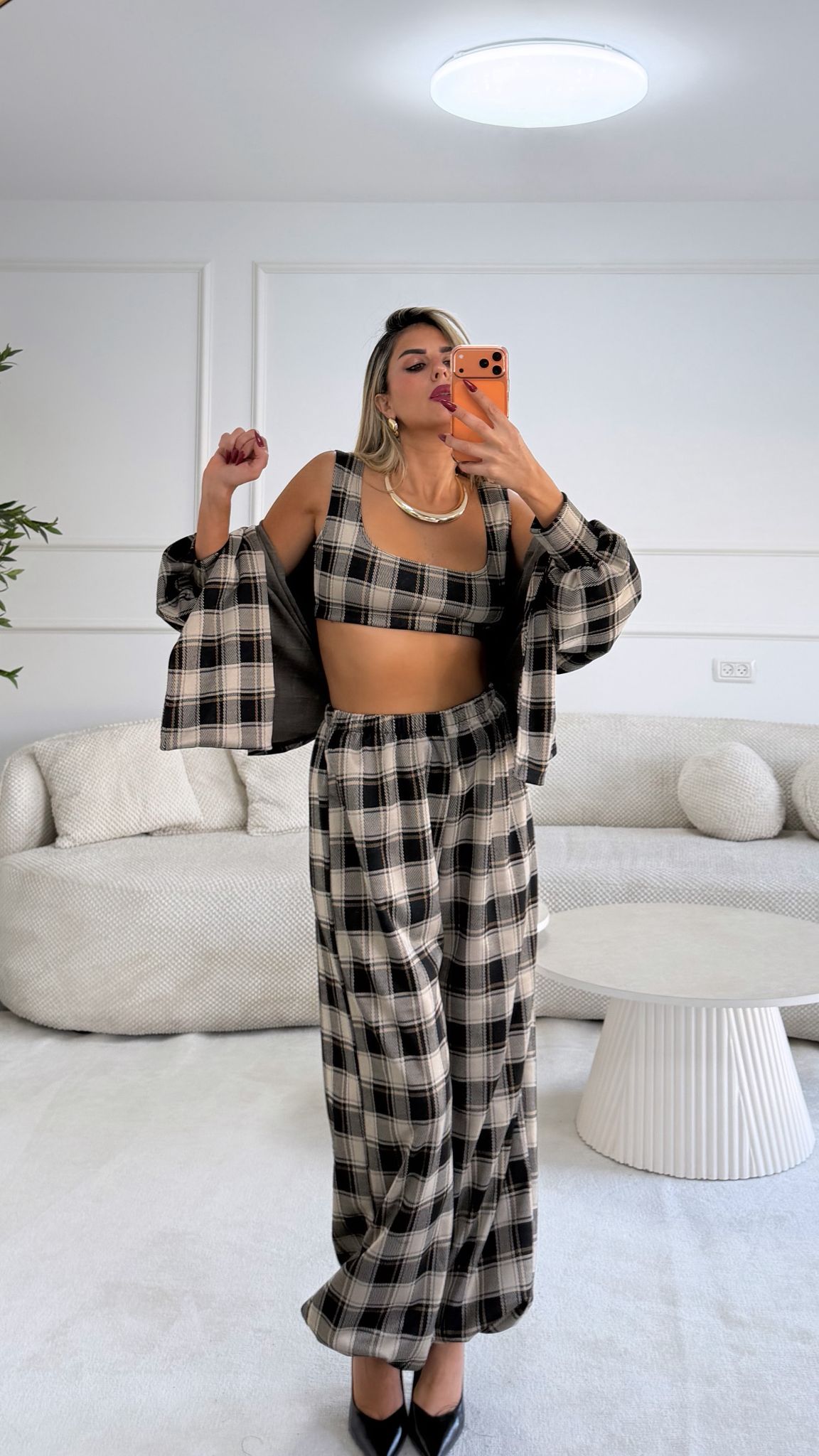 חליפת בראון