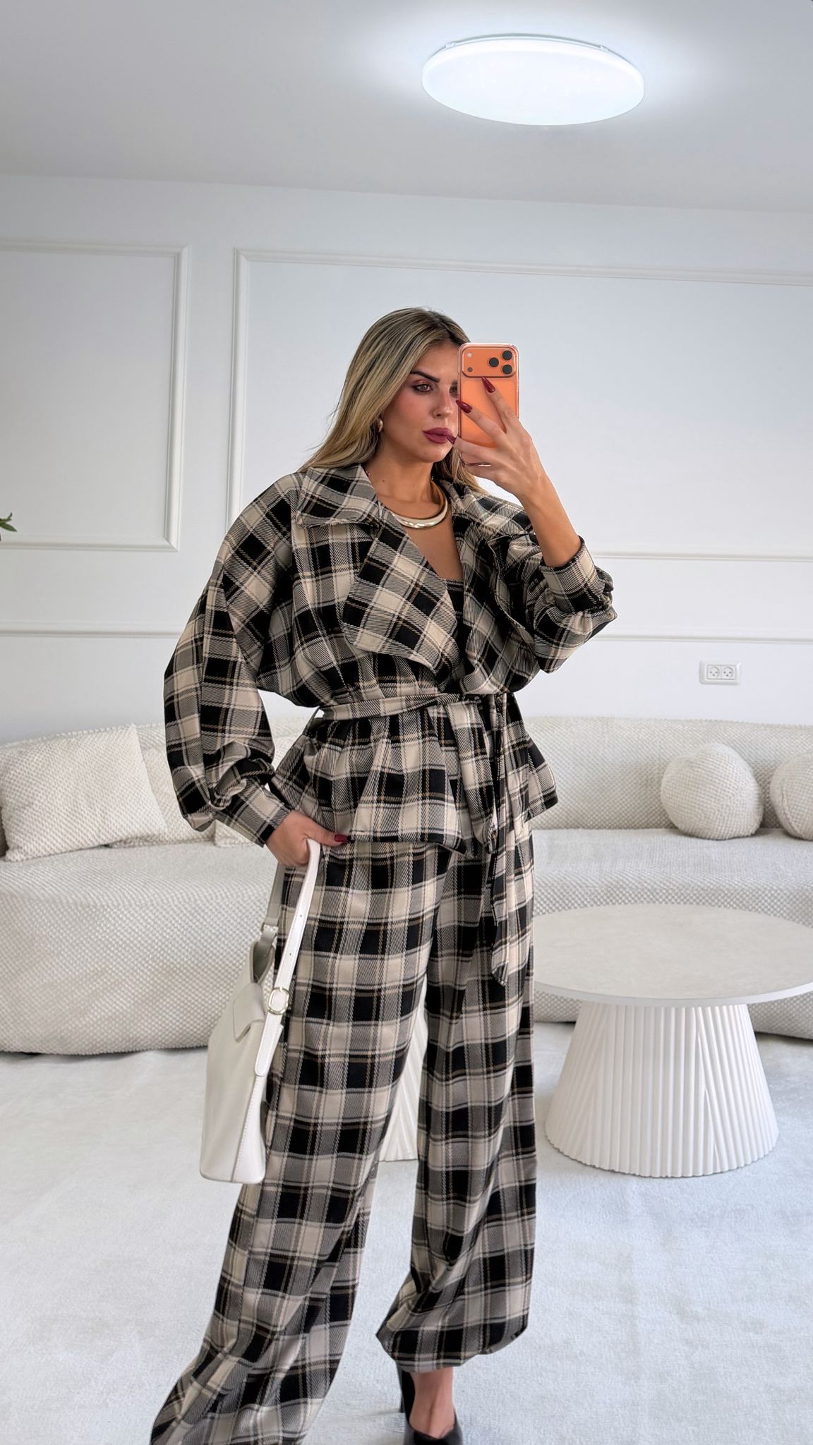 חליפת בראון