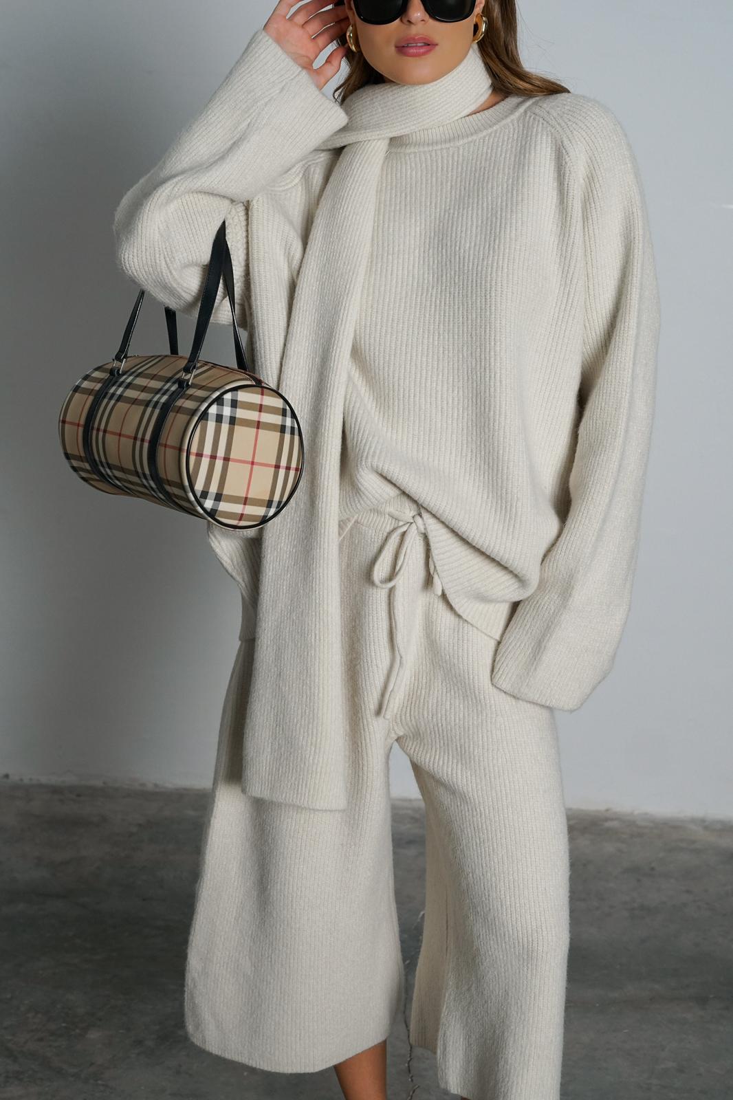 חליפת אדוריה