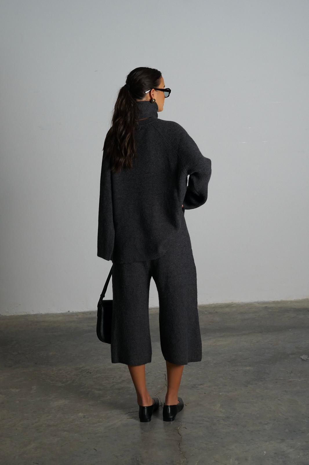 חליפת אדוריה