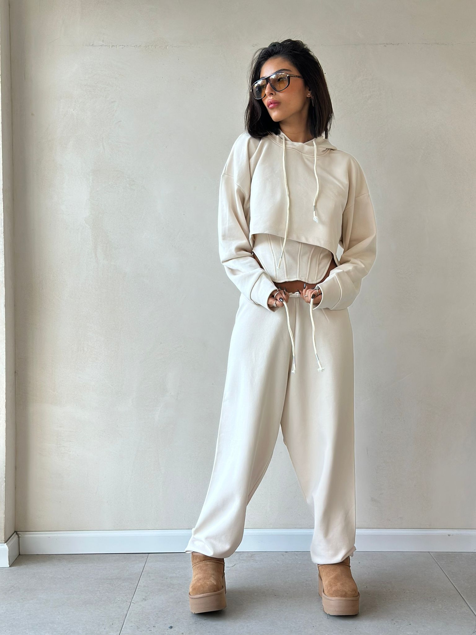 חליפת סמדי שמנת