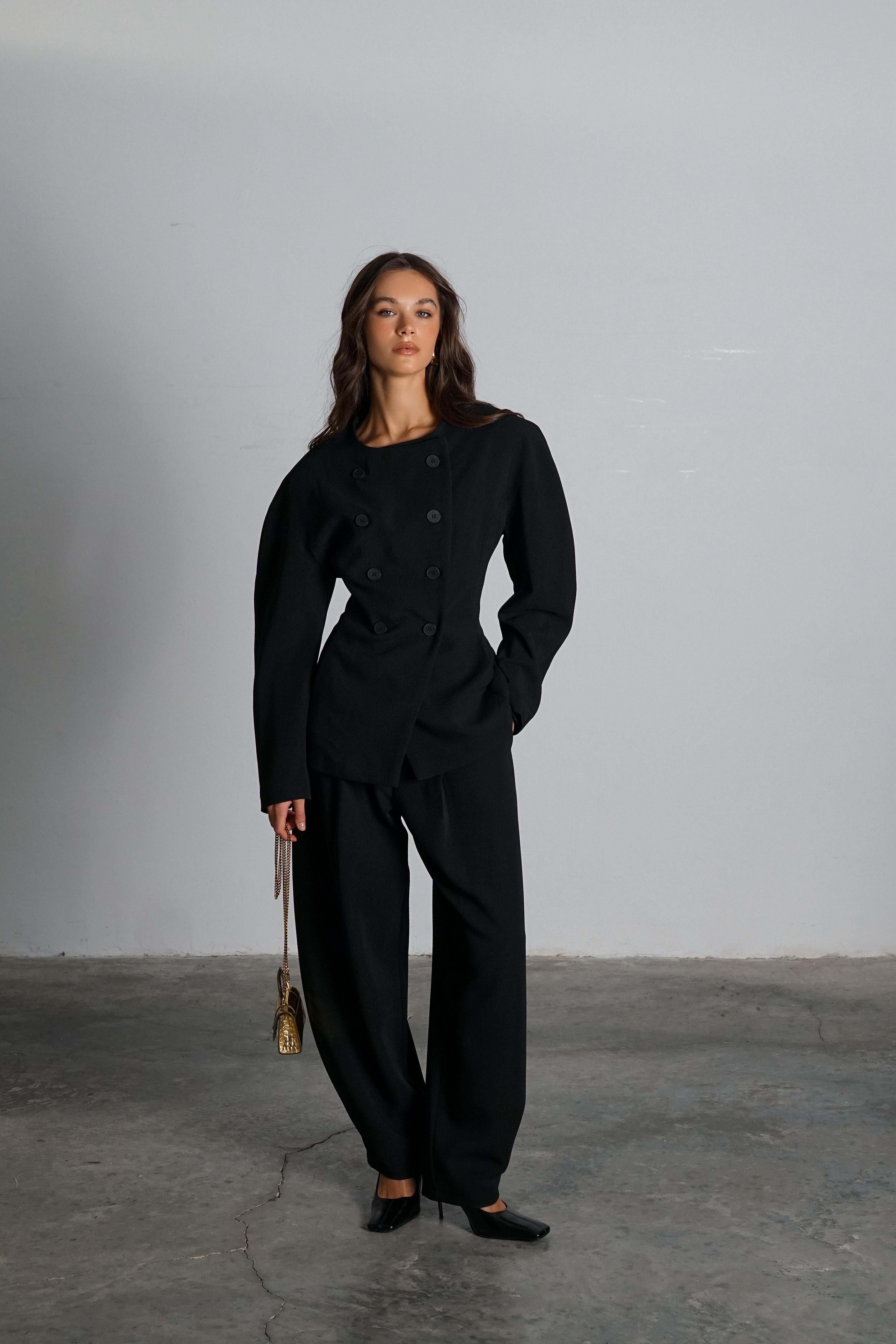 חליפת אופיליה