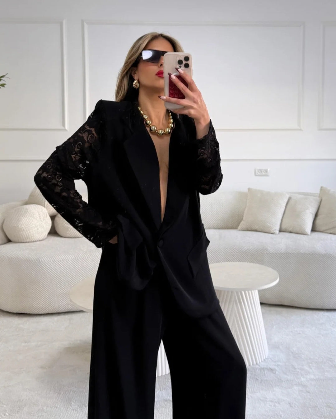 חליפה שילוב תחרה